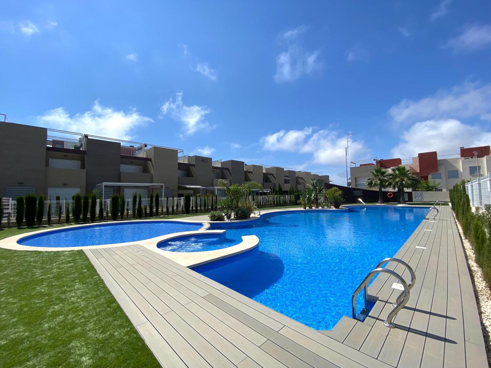 Magnifico Apartamento De Planta Alta La Isla Torrevieja Exterior foto