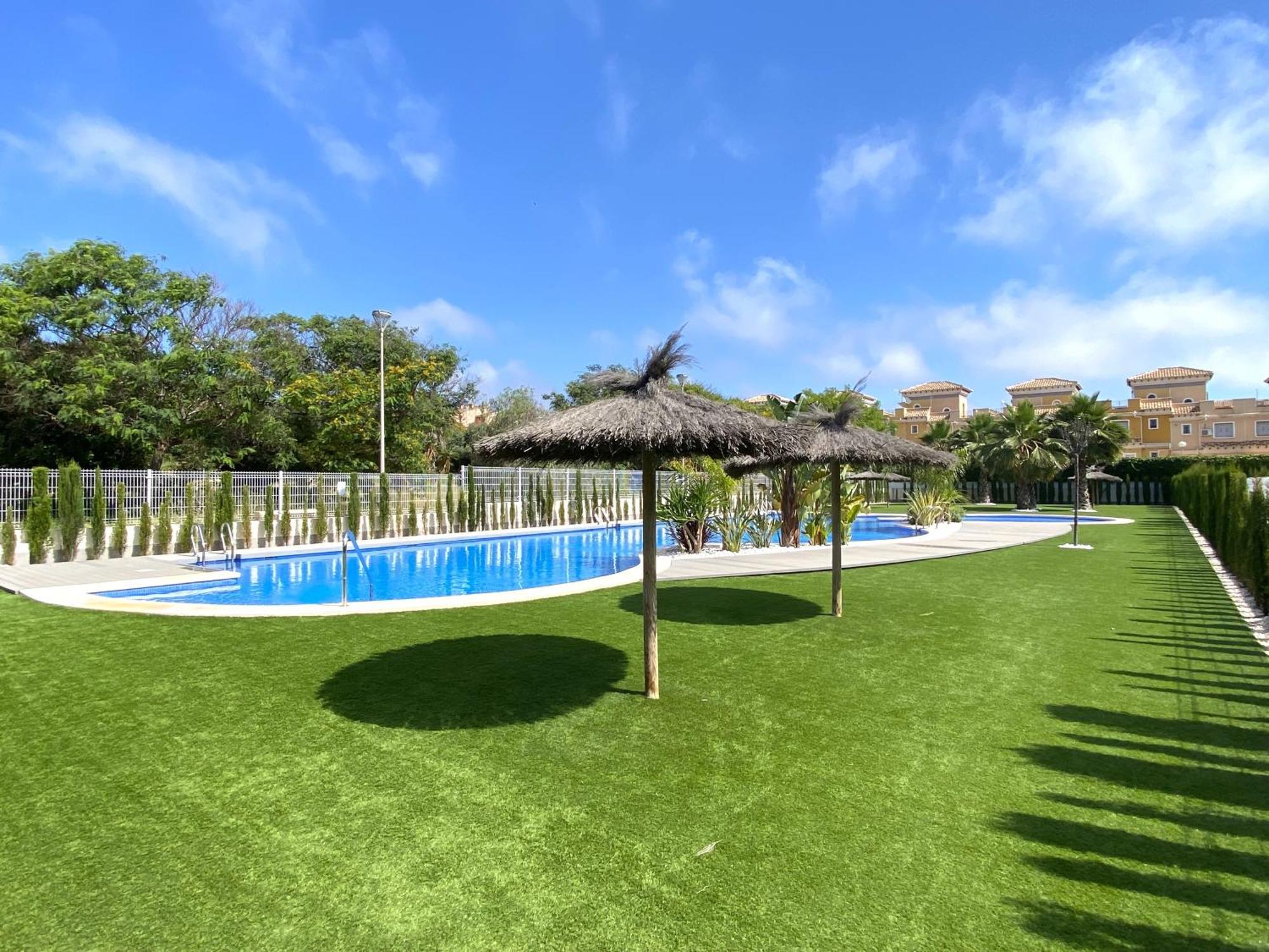 Magnifico Apartamento De Planta Alta La Isla Torrevieja Exterior foto
