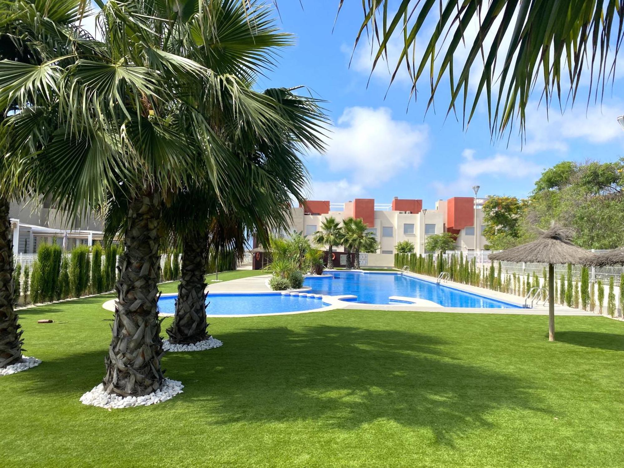 Magnifico Apartamento De Planta Alta La Isla Torrevieja Exterior foto